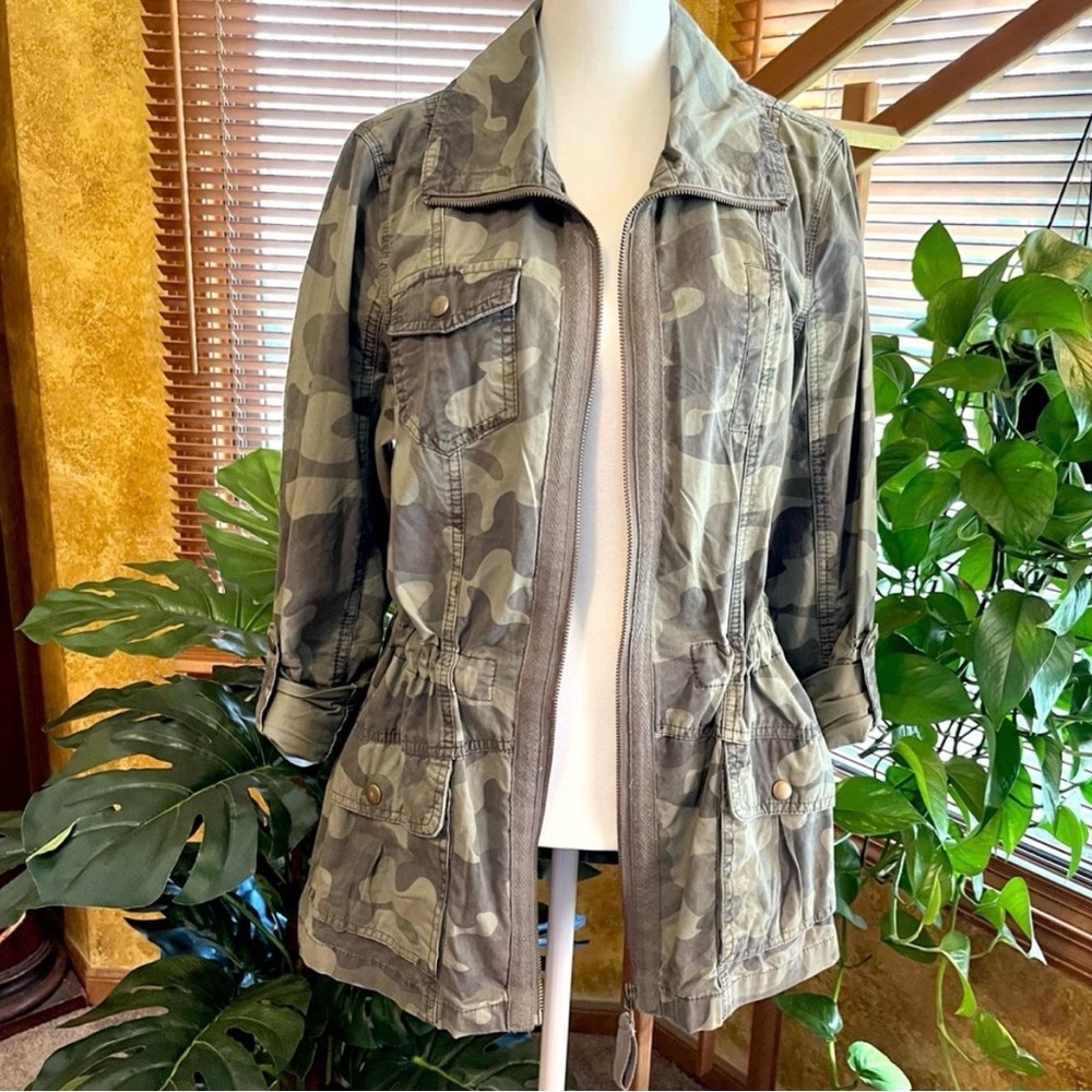 Women's Camo Jacket Size M